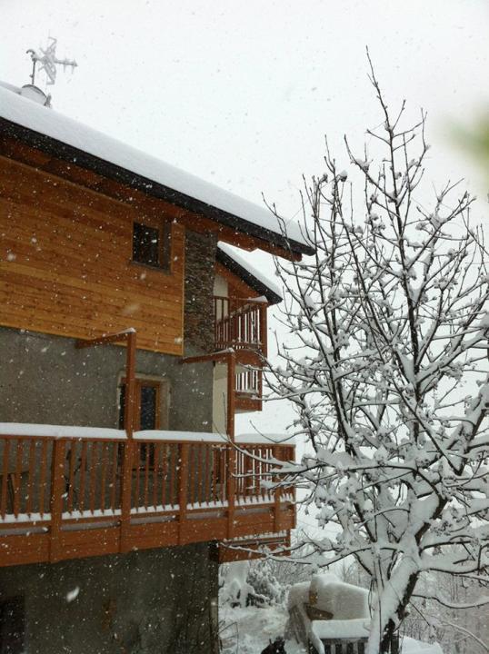 B&B Alba Sul Lago 페르지네 발수가나 외부 사진