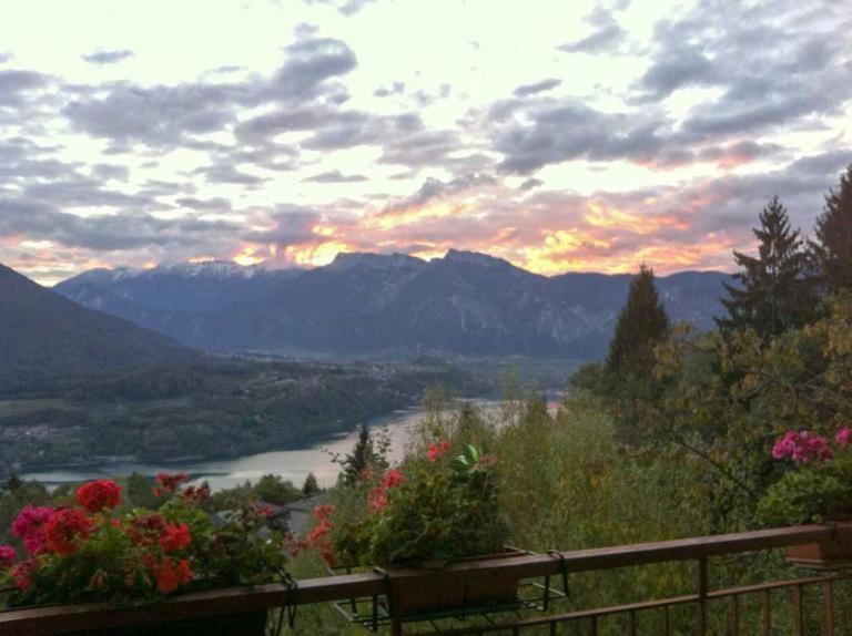 B&B Alba Sul Lago 페르지네 발수가나 외부 사진